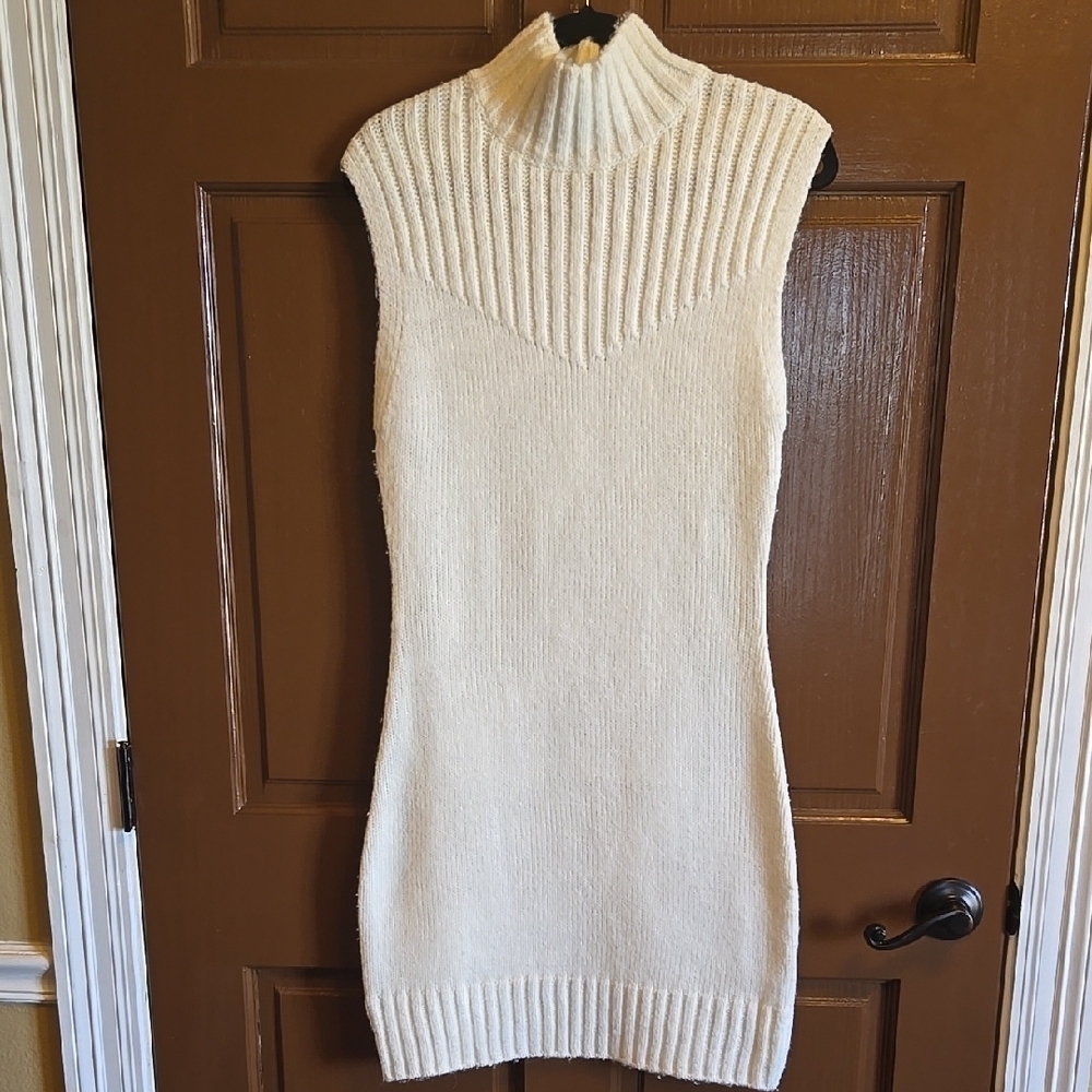Steve Madden- Ivory sleeveless sweater dress Size M.